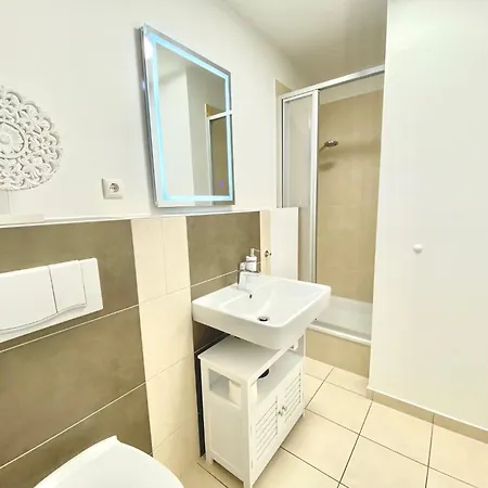 Grand - Abc298 Apartment