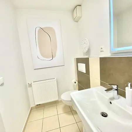 Grand - Abc298 Apartment